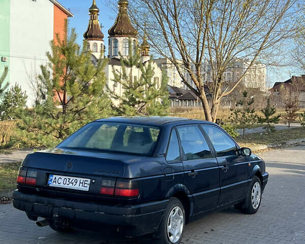 Синий Фольксваген Пассат, объемом двигателя 1.8 л и пробегом 380 тыс. км за 1400 $, фото 5 на Automoto.ua