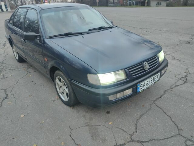 Синій Фольксваген Пассат, об'ємом двигуна 1.8 л та пробігом 334 тис. км за 2500 $, фото 6 на Automoto.ua