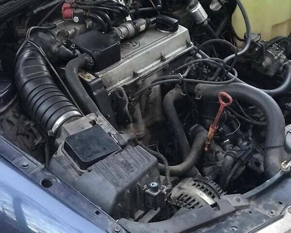 Синий Фольксваген Пассат, объемом двигателя 2 л и пробегом 315 тыс. км за 3200 $, фото 9 на Automoto.ua