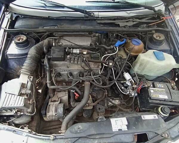 Синий Фольксваген Пассат, объемом двигателя 2 л и пробегом 350 тыс. км за 1700 $, фото 8 на Automoto.ua