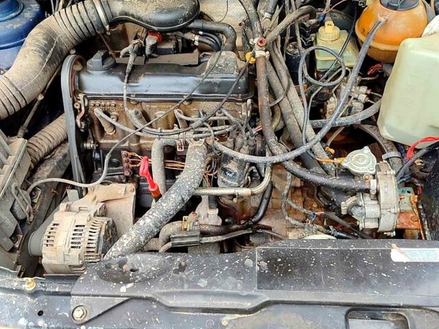 Синий Фольксваген Пассат, объемом двигателя 1.8 л и пробегом 111 тыс. км за 2200 $, фото 7 на Automoto.ua