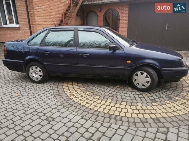 Синій Фольксваген Пассат, об'ємом двигуна 1.8 л та пробігом 348 тис. км за 1350 $, фото 4 на Automoto.ua