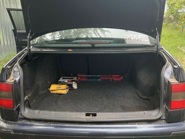 Синий Фольксваген Пассат, объемом двигателя 0 л и пробегом 300 тыс. км за 1400 $, фото 7 на Automoto.ua