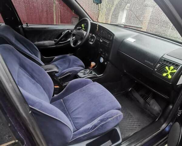 Синій Фольксваген Пассат, об'ємом двигуна 1.8 л та пробігом 348 тис. км за 1350 $, фото 2 на Automoto.ua