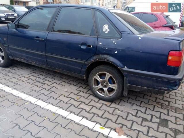 Синій Фольксваген Пассат, об'ємом двигуна 1.78 л та пробігом 322 тис. км за 1750 $, фото 11 на Automoto.ua