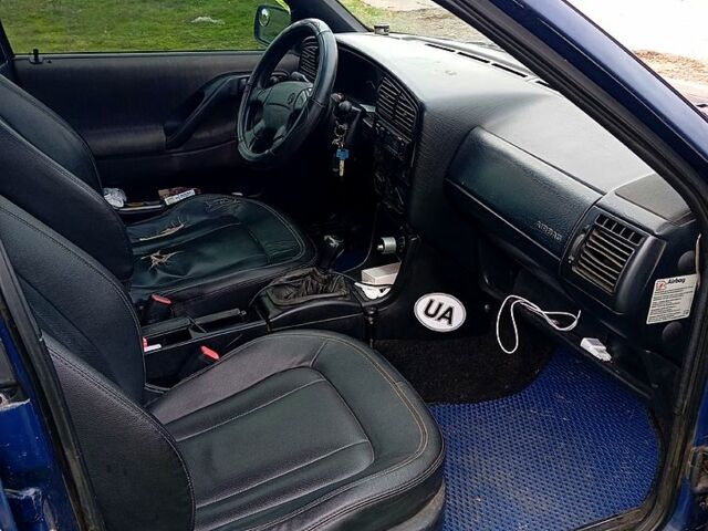 Синий Фольксваген Пассат, объемом двигателя 1.8 л и пробегом 0 тыс. км за 1250 $, фото 3 на Automoto.ua