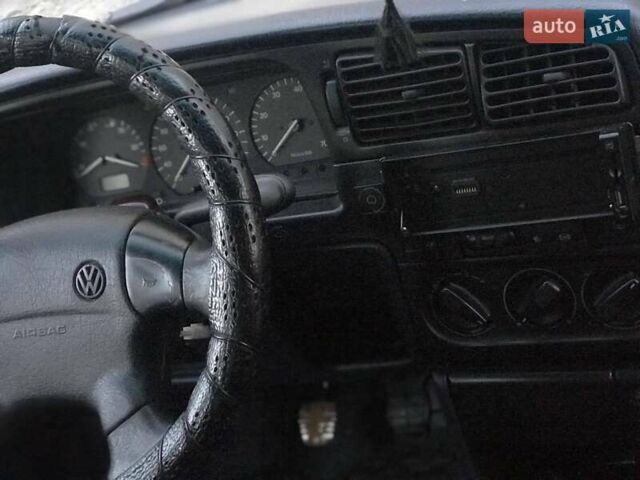 Синий Фольксваген Пассат, объемом двигателя 2 л и пробегом 315 тыс. км за 3200 $, фото 7 на Automoto.ua