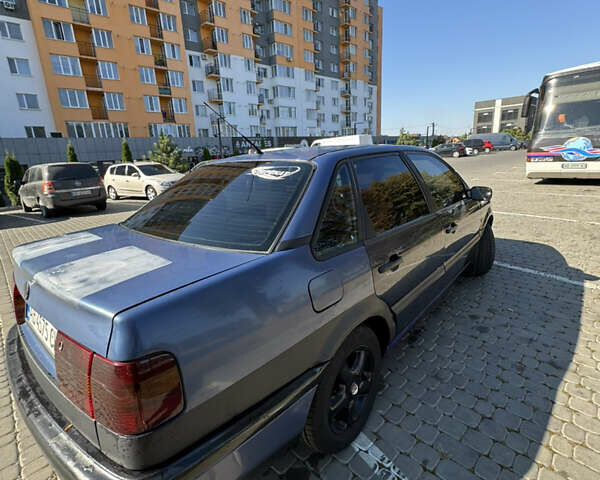 Синий Фольксваген Пассат, объемом двигателя 1.98 л и пробегом 400 тыс. км за 1400 $, фото 4 на Automoto.ua