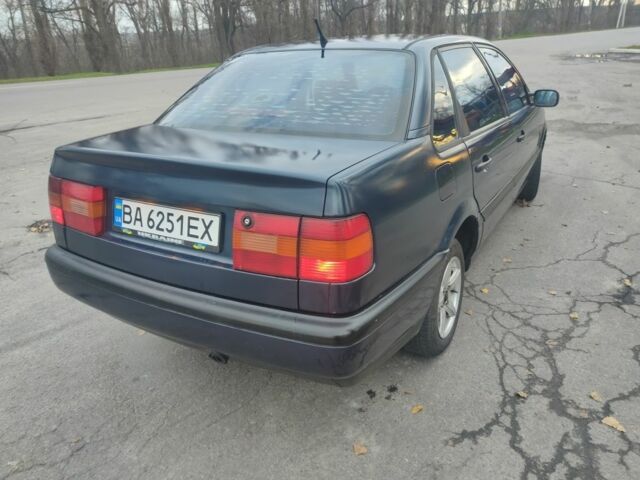 Синій Фольксваген Пассат, об'ємом двигуна 1.8 л та пробігом 334 тис. км за 2500 $, фото 5 на Automoto.ua