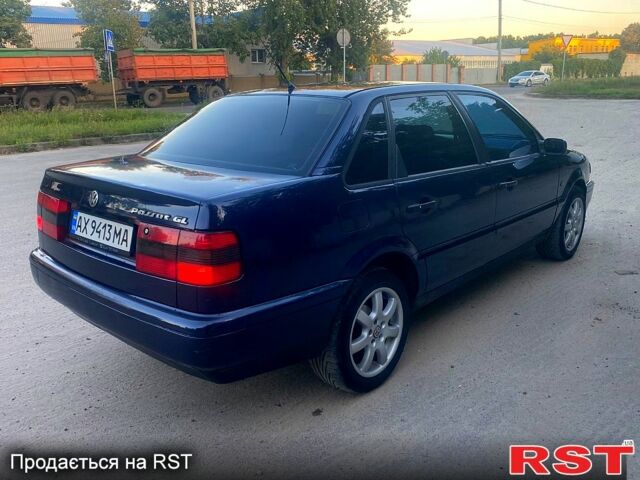 Синий Фольксваген Пассат, объемом двигателя 2.8 л и пробегом 340 тыс. км за 1999 $, фото 4 на Automoto.ua