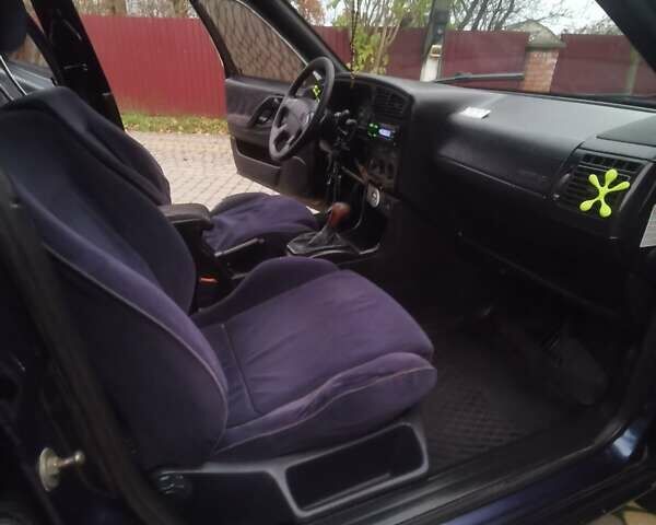 Синій Фольксваген Пассат, об'ємом двигуна 1.8 л та пробігом 348 тис. км за 1350 $, фото 12 на Automoto.ua