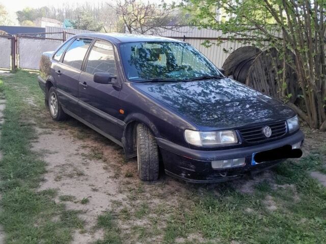 Синий Фольксваген Пассат, объемом двигателя 0 л и пробегом 528 тыс. км за 2400 $, фото 4 на Automoto.ua