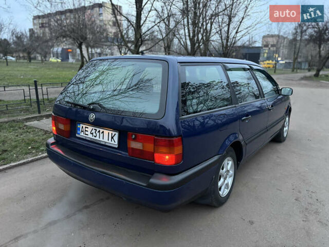 Синий Фольксваген Пассат, объемом двигателя 1.78 л и пробегом 320 тыс. км за 2750 $, фото 4 на Automoto.ua