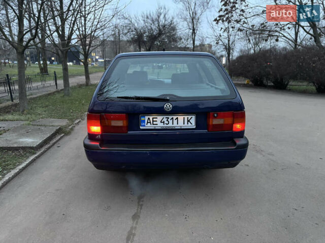 Синий Фольксваген Пассат, объемом двигателя 1.78 л и пробегом 320 тыс. км за 2750 $, фото 3 на Automoto.ua