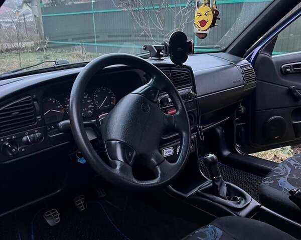 Синий Фольксваген Пассат, объемом двигателя 1.8 л и пробегом 359 тыс. км за 2350 $, фото 16 на Automoto.ua