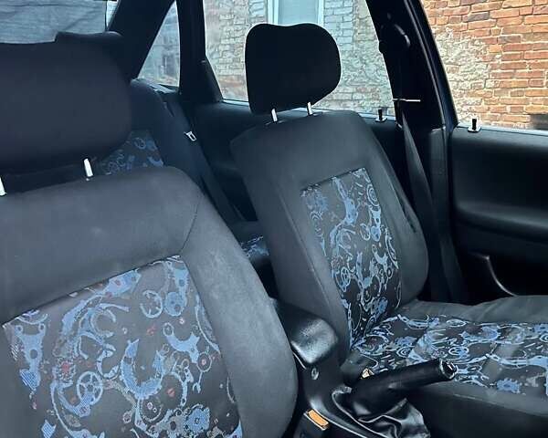 Синий Фольксваген Пассат, объемом двигателя 1.8 л и пробегом 359 тыс. км за 2350 $, фото 26 на Automoto.ua