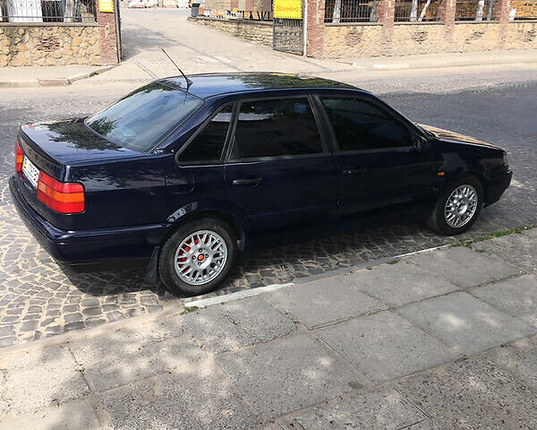 Синий Фольксваген Пассат, объемом двигателя 1.8 л и пробегом 400 тыс. км за 3150 $, фото 11 на Automoto.ua