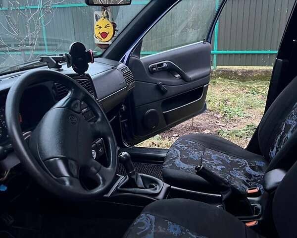 Синий Фольксваген Пассат, объемом двигателя 1.8 л и пробегом 359 тыс. км за 2350 $, фото 17 на Automoto.ua