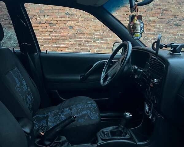 Синий Фольксваген Пассат, объемом двигателя 1.8 л и пробегом 359 тыс. км за 2350 $, фото 18 на Automoto.ua