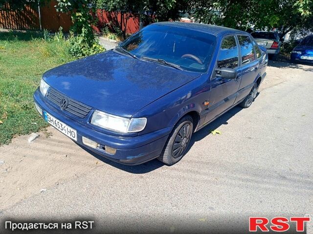 Синій Фольксваген Пассат, об'ємом двигуна 2 л та пробігом 120 тис. км за 1950 $, фото 1 на Automoto.ua