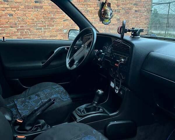 Синий Фольксваген Пассат, объемом двигателя 1.8 л и пробегом 359 тыс. км за 2350 $, фото 24 на Automoto.ua