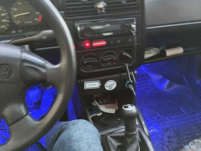 Синій Фольксваген Пассат, об'ємом двигуна 1.8 л та пробігом 359 тис. км за 2200 $, фото 7 на Automoto.ua