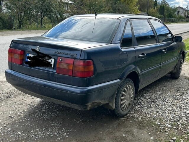Синій Фольксваген Пассат, об'ємом двигуна 0 л та пробігом 320 тис. км за 2900 $, фото 2 на Automoto.ua