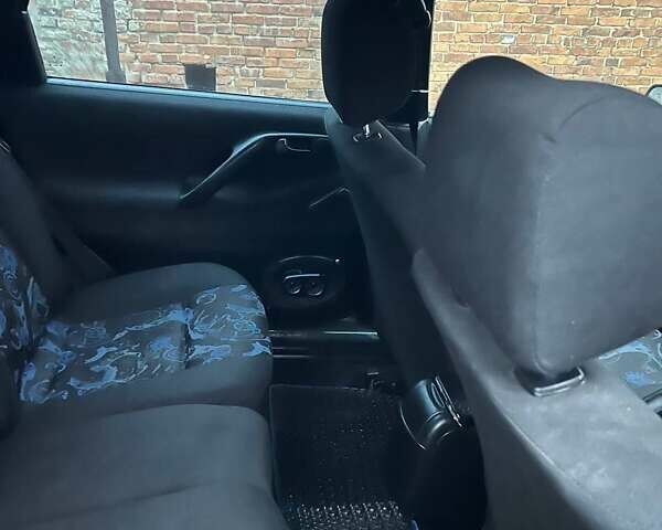 Синий Фольксваген Пассат, объемом двигателя 1.8 л и пробегом 359 тыс. км за 2350 $, фото 13 на Automoto.ua