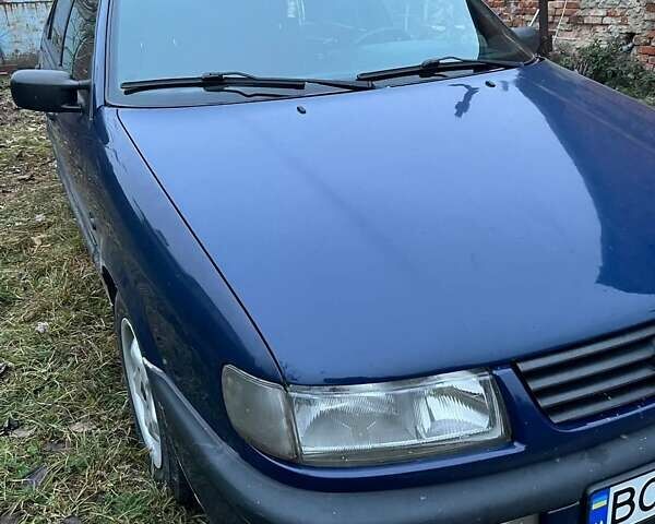 Синий Фольксваген Пассат, объемом двигателя 1.8 л и пробегом 359 тыс. км за 2350 $, фото 1 на Automoto.ua