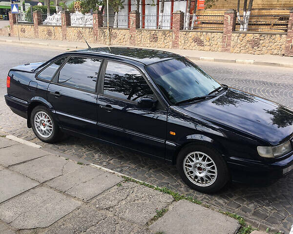 Синий Фольксваген Пассат, объемом двигателя 1.8 л и пробегом 400 тыс. км за 3150 $, фото 12 на Automoto.ua