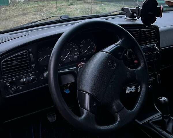 Синий Фольксваген Пассат, объемом двигателя 1.8 л и пробегом 359 тыс. км за 2350 $, фото 7 на Automoto.ua