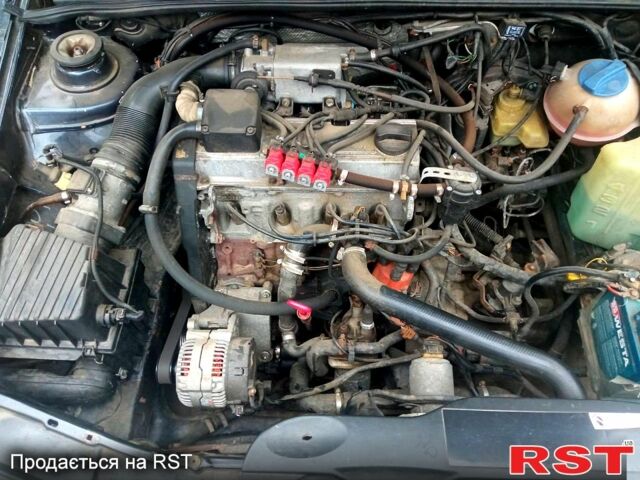 Синий Фольксваген Пассат, объемом двигателя 2 л и пробегом 400 тыс. км за 2100 $, фото 5 на Automoto.ua