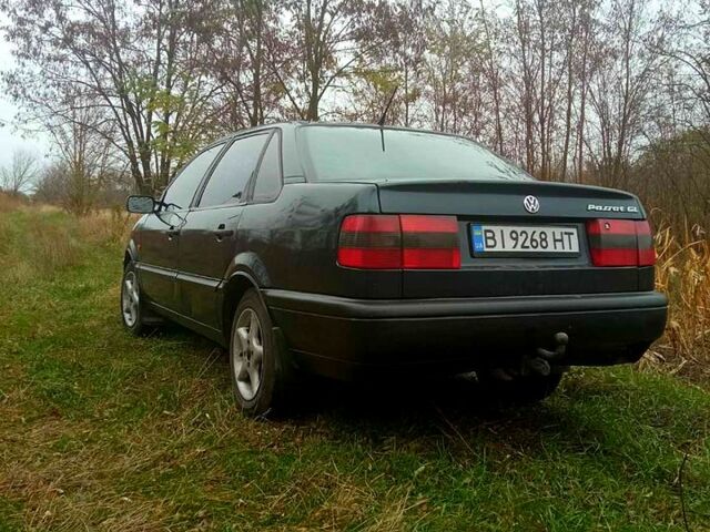 Синий Фольксваген Пассат, объемом двигателя 2 л и пробегом 400 тыс. км за 2100 $, фото 1 на Automoto.ua