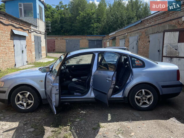 Синий Фольксваген Пассат, объемом двигателя 1.9 л и пробегом 270 тыс. км за 3800 $, фото 1 на Automoto.ua