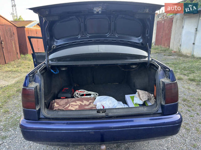Синий Фольксваген Пассат, объемом двигателя 1.9 л и пробегом 387 тыс. км за 2200 $, фото 13 на Automoto.ua