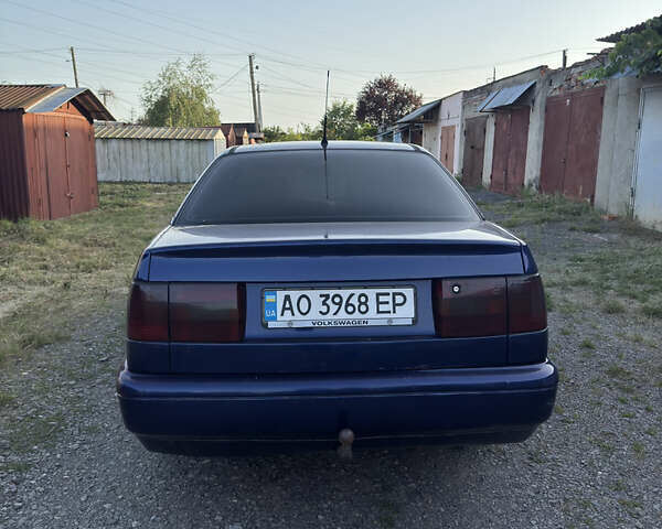 Синий Фольксваген Пассат, объемом двигателя 1.9 л и пробегом 387 тыс. км за 2200 $, фото 5 на Automoto.ua