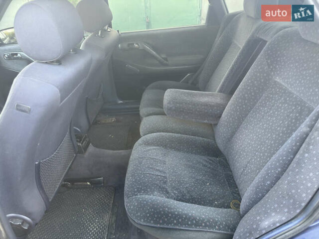 Синий Фольксваген Пассат, объемом двигателя 1.9 л и пробегом 387 тыс. км за 2200 $, фото 11 на Automoto.ua