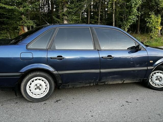 Синий Фольксваген Пассат, объемом двигателя 1.8 л и пробегом 330 тыс. км за 3000 $, фото 6 на Automoto.ua