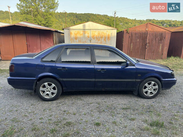 Синий Фольксваген Пассат, объемом двигателя 1.9 л и пробегом 387 тыс. км за 2200 $, фото 2 на Automoto.ua