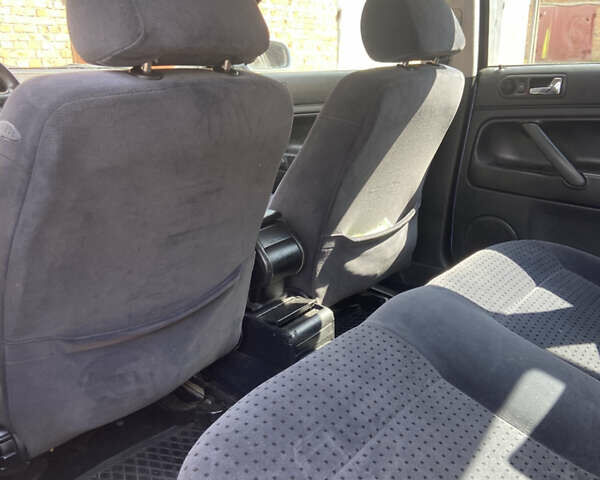 Синий Фольксваген Пассат, объемом двигателя 1.9 л и пробегом 270 тыс. км за 3800 $, фото 3 на Automoto.ua