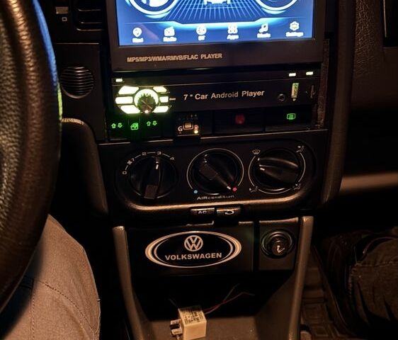 Синій Фольксваген Пассат, об'ємом двигуна 2 л та пробігом 369 тис. км за 2100 $, фото 6 на Automoto.ua