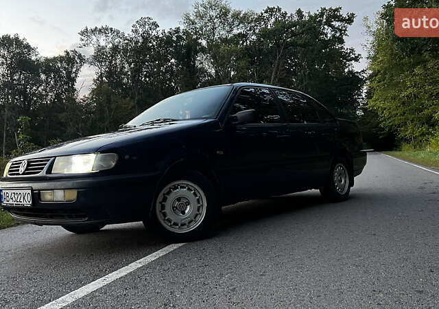 Синий Фольксваген Пассат, объемом двигателя 1.8 л и пробегом 330 тыс. км за 3000 $, фото 3 на Automoto.ua