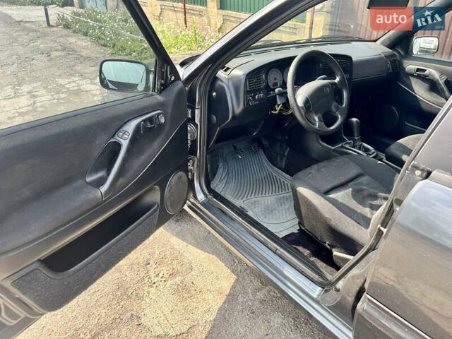 Синий Фольксваген Пассат, объемом двигателя 1.8 л и пробегом 150 тыс. км за 2500 $, фото 12 на Automoto.ua