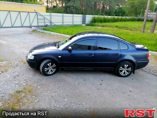 Синій Фольксваген Пассат, об'ємом двигуна 1.6 л та пробігом 260 тис. км за 3200 $, фото 1 на Automoto.ua