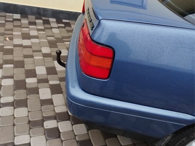 Синий Фольксваген Пассат, объемом двигателя 1.8 л и пробегом 368 тыс. км за 2200 $, фото 4 на Automoto.ua