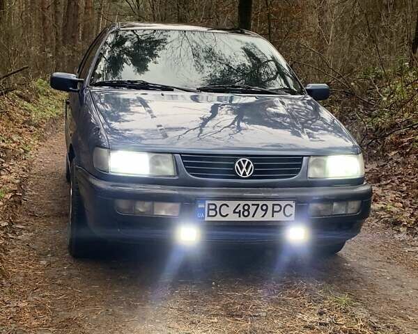 Синий Фольксваген Пассат, объемом двигателя 1.78 л и пробегом 340 тыс. км за 2550 $, фото 18 на Automoto.ua