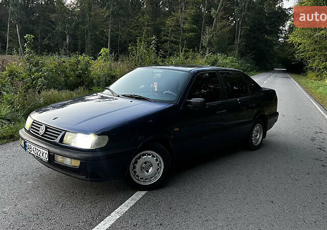 Синий Фольксваген Пассат, объемом двигателя 1.8 л и пробегом 330 тыс. км за 3000 $, фото 2 на Automoto.ua