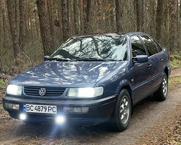 Синий Фольксваген Пассат, объемом двигателя 1.78 л и пробегом 340 тыс. км за 2550 $, фото 19 на Automoto.ua