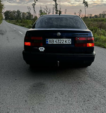 Синий Фольксваген Пассат, объемом двигателя 1.8 л и пробегом 330 тыс. км за 3000 $, фото 5 на Automoto.ua