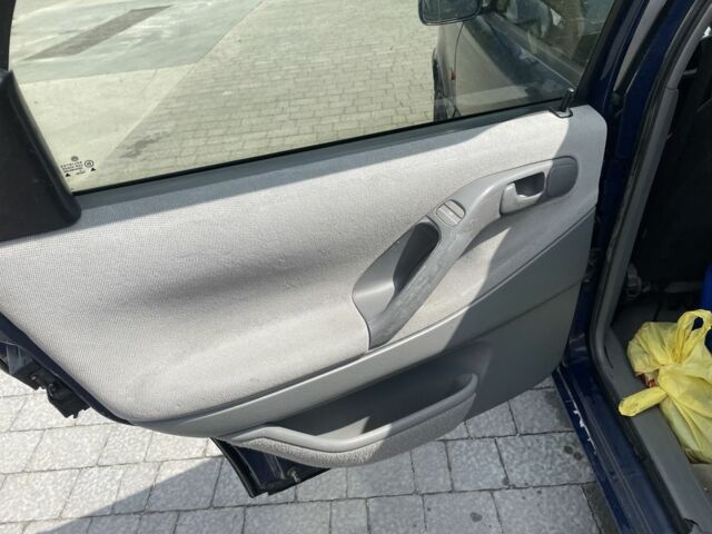 Синий Фольксваген Пассат, объемом двигателя 2 л и пробегом 395 тыс. км за 1950 $, фото 12 на Automoto.ua